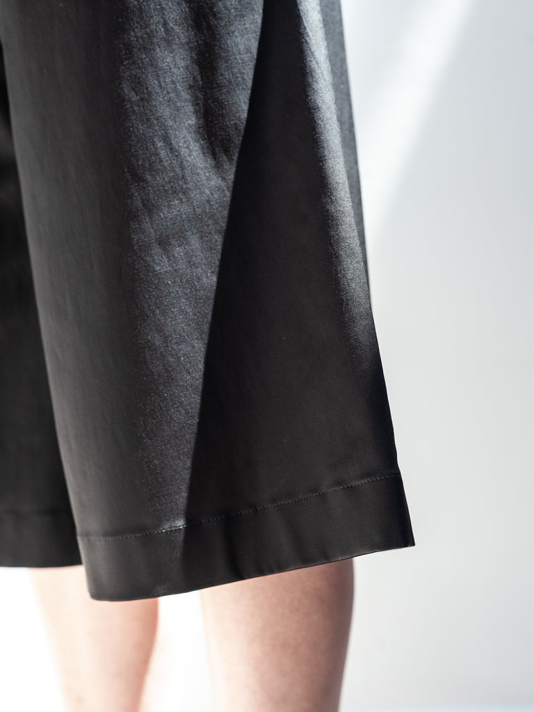 Pova Short Pants - Black by Nehera