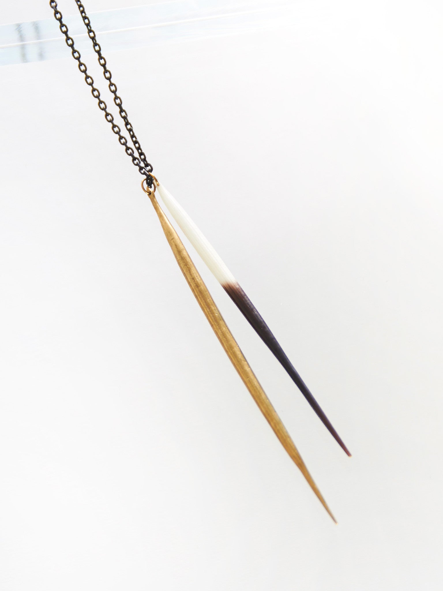 Single quill necklace white – Reiko Yamamoto Studio